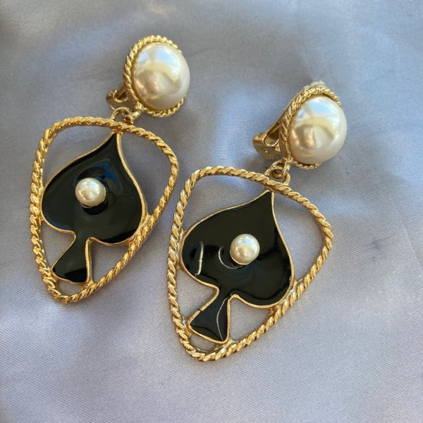 Vtg Spade EARRINGS Faux Pearl black enamel clip-on Gold tone