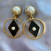 Vtg Diamond shaped EARRINGS Faux Pearl black enamel clip-on Gold tone