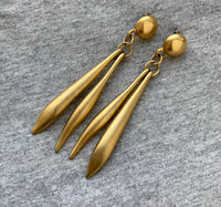 Vtg Matte Gold Tone Dangle Earrings