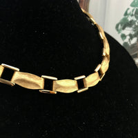 Chic! Crown Trifari Art Deco modernist Necklace choker collar Brushed Gold Tone statement Couture Style Designer jewelry 50s 60s Rare