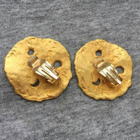 CHIC! ETRUSCAN Brutalist Round Coin  EARRINGS Textured Matte Gold Tone Bold Chunky clip on Couture Style designer Quality Runway 80s rare!