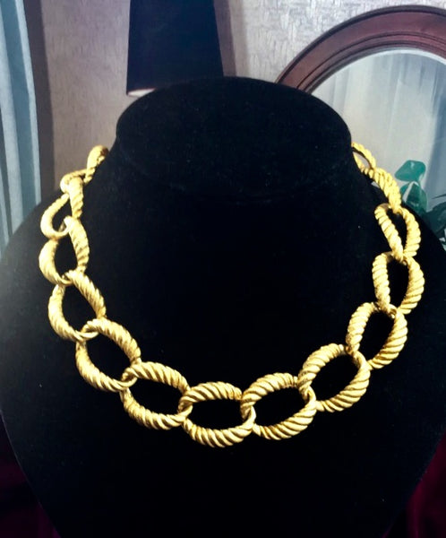 VTG 80s Anne Klein Necklace Circle textured links chunky Choker Collar Statement Matte Gold tone