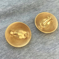 Chic round clip-on earrings gold tone button Etruscan statement chunky Couture style designer quality rare 80's 90's jewelry