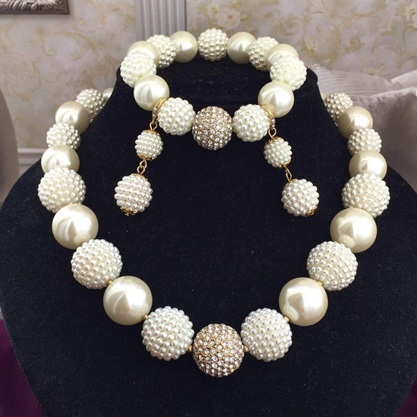 VTG CAROLEE Pearl Necklace Bracelet Earrings set