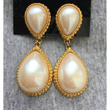 CHIC!  Ellen designs 80s Teardrop dangle Pearl Earrings Bold long Runaway polished Gold tone Clip-on vintage Couture designer Bridal Rare