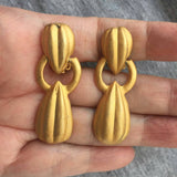 Chic! Etruscan ribbed Earrings dangle chunky bold big  statement Gold tone clip on 90's Designer Quality Couture Style Runway teardrop rare